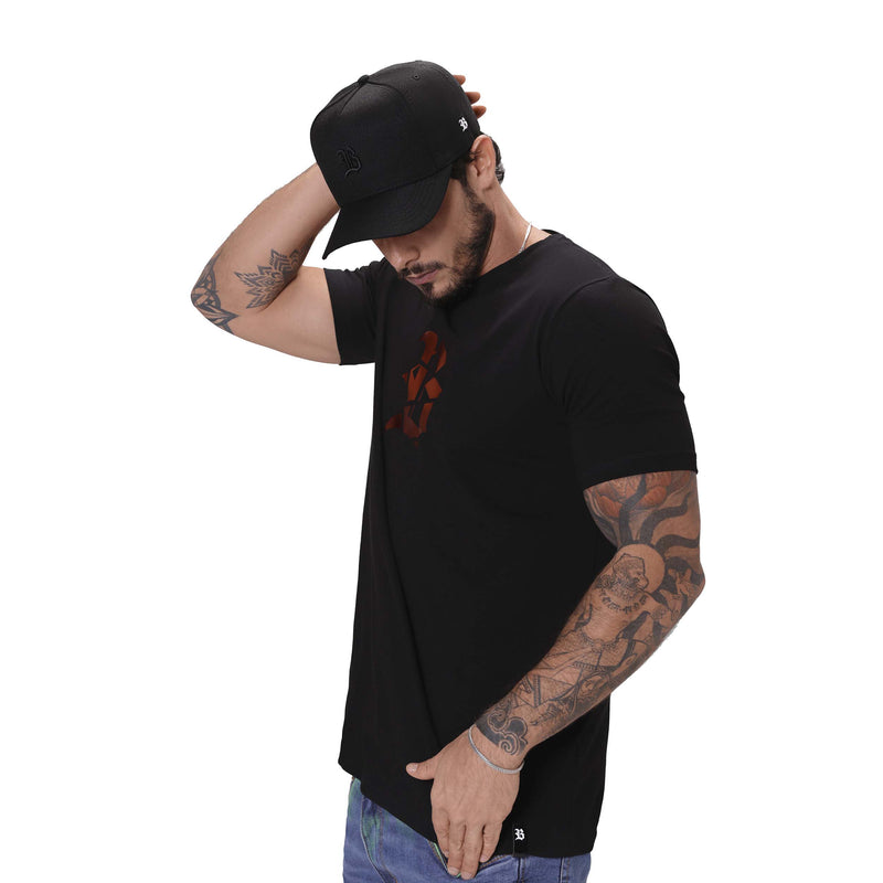 Camiseta Preta BLCK Logo Holográfico Vermelho
