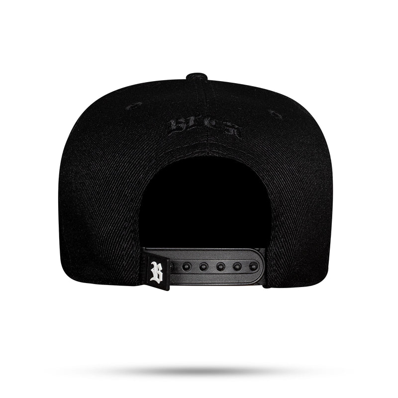 Boné Snapback New All Black Letters Logo Couro