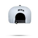 Boné Snapback Branco Aba Couro Number One