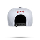 Boné Snapback Branco Aba Preta