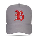 Boné Snapback Cinza Alto Relevo Contra Aba Vermelha