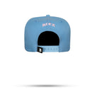 Boné Snapback Azul Claro Basic Rosa