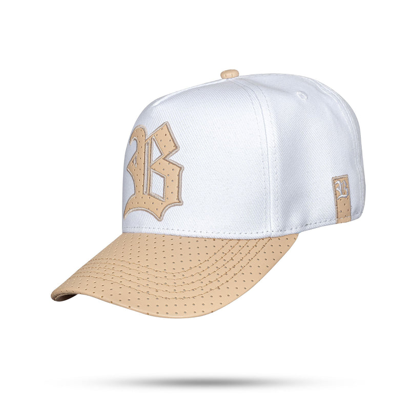 Boné Snapback Aba Couro Perfored Branco