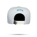 Boné Snapback Branco Logo Countour Degradê Azul