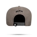 Boné Snapback Suede Cinza Grafite Logo Contour
