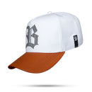 Boné Snapback Branco Listrado Aba Couro