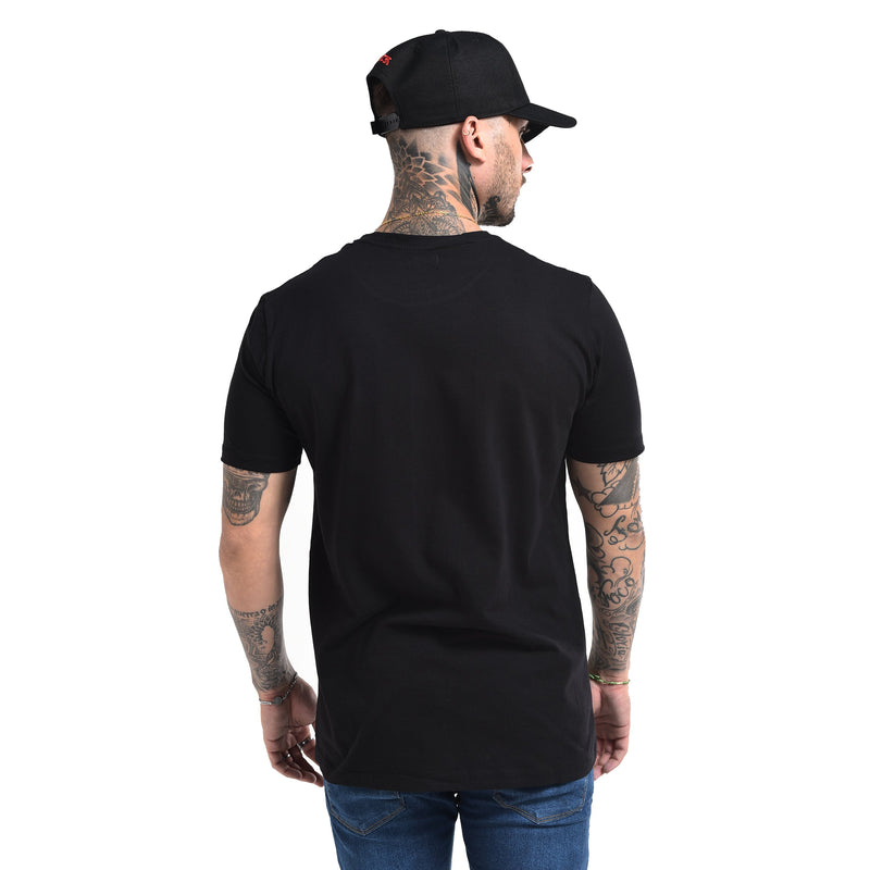 Camiseta Preta Logo B Degradê Vermelho